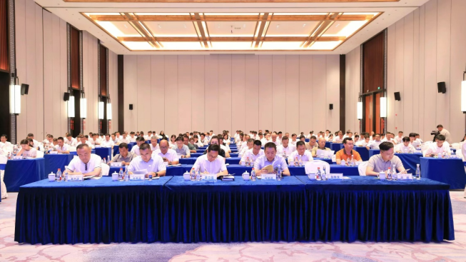 华陟集团总裁况趋出席江口县推进民营高质量发展暨招商营商大会,共商发展机遇新篇章 微信图片 2025 10 23 151338 739